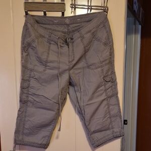 St. John's Bay Gray Capris